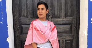 Alberto busca conquistar el Fashion Week de Nueva York por su talento como tejedor y diseñador. Foto: Facebook Alberto López Gómez