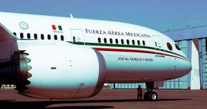 El pasado 3 de diciembre, la aeronave partió del Hangar presidencial con rumbo a California.
Foto: Galo Cañas, Cuartoscuro