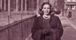 Elena describe la decadencia, angustia y tristeza en los más desolados u opulentos ambientes, situaciones presentes en los últimos libros de cuentos publicados en 1997. Foto: Especial