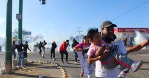 La CIDH ecordó al Gobierno de México y Chiapas que las madres y padres de los 43 estudiantes desaparecidos de Ayotzinapa mantienen una medida cautelar, en la cual deben ser considerado víctimas. Foto: Twitter @CdhFrayba