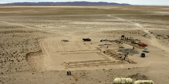 En la imagen, una mina de litio en el Salar de Uyuni (Bolivia). Foto: EFE.