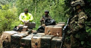 Un nuevo libro presenta un panorama completo de las actuales redes de tráfico de cocaína en Colombia y de su devastador impacto en la sociedad. Foto: Especial