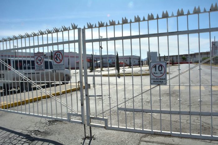 Tampoco directivos del IMSS, estatal y nacional, ni las autoridades de Salud en Chihuahua respondieron preguntas sobre el origen o detalles de este brote en la maquiladora.