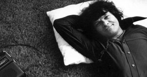 Además de poesía, Corso escribió una novela, piezas de teatro y textos sobre arte contemporáneo. Barbas Poéticas presenta una selección de poemas extraídos del libro Gasolina. Foto: Especial