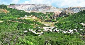 El atraco duró menos de 10 minutos y concluyó con el despegue de la aeronave y la huida hacia la sierra del grupo armado. Foto: Especial vía Proyecto Puente