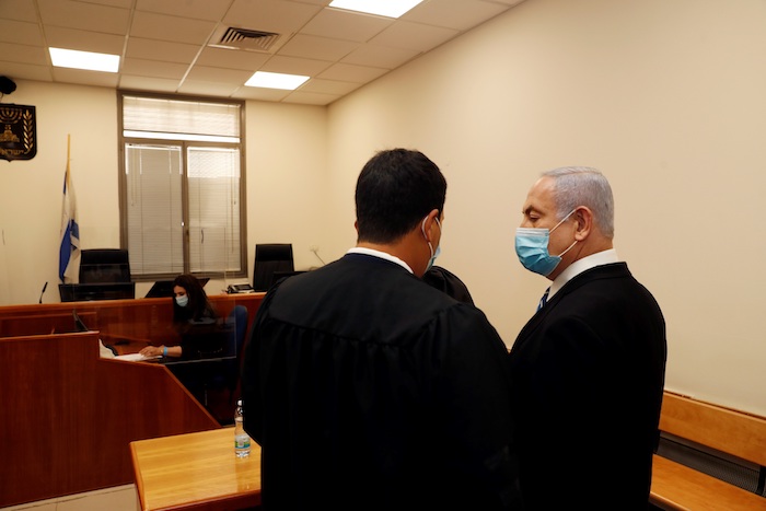 El Primer Ministro de Israel llega a su juicio por corrupción.