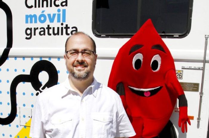 A raíz de la pandemia originada por el coronavirus, la gente dejó de donar sangre por temor a ser contagiada, situación que estaba poniendo en riesgo la vida de miles de personas, sin embargo, la solución llegó gracias a un camión.