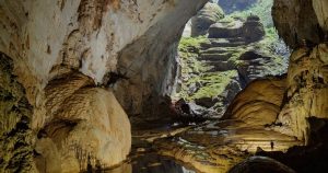 La de Son Doong es la mayor cueva que se ha haya explorado jamás. Foto: Ryan Deboodt, EFE