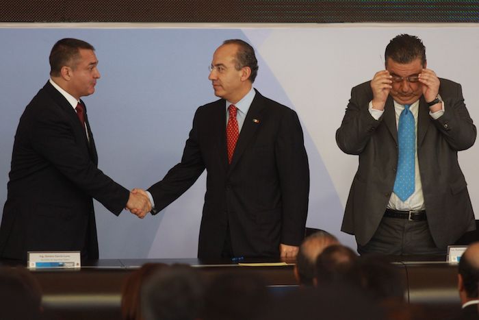 Genaro García Luna y Felipe Calderón durante durante la inauguración del Centro de Inteligencia de la Policía Federal en 2009.