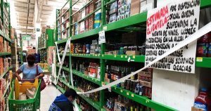 Ley seca y paro de producción cervecera golpean la economía y consumidores. Foto: Rogelio Morales, Cuartoscuro