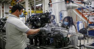 Volkswagen de México dijo el jueves en la noche que está planeando reanudar la actividad de su planta de ensamblaje en el estado de Puebla Foto: Cecilia Fabiano, AP.