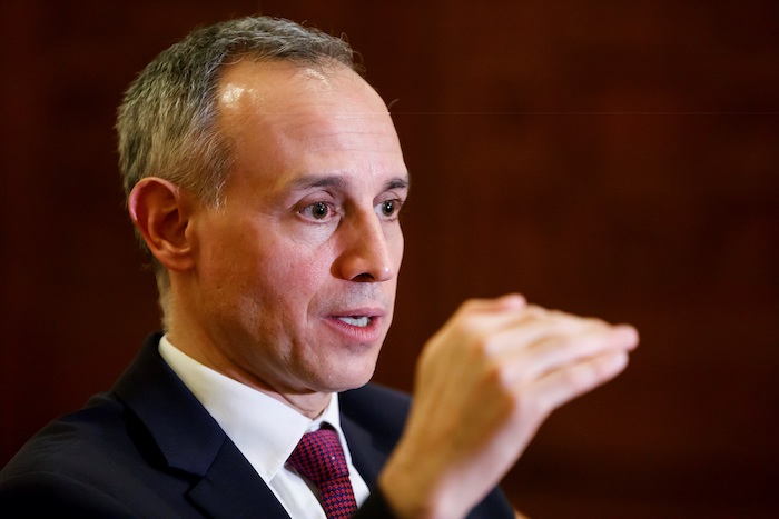 El Subsecretario de Prevención y Promoción de la Salud, Hugo López-Gatell, conversa durante una entrevista con Efe, el pasado 10 de junio en Ciudad de México (México).