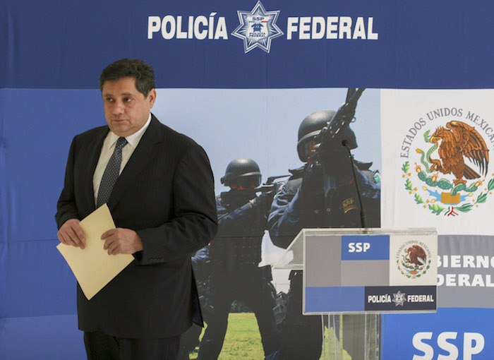 En julio de 2015, Ramón Pequeño fue destituido de su cargo tras la fuga de Joaquín “El Chapo” Guzmán. 