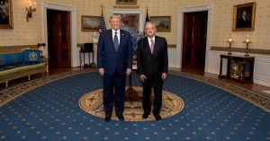 AMLO se reunió ayer con Donald Trump, pero aseguró que por ahora no contempla invitarlo a México. Foto: Gobierno de México. 