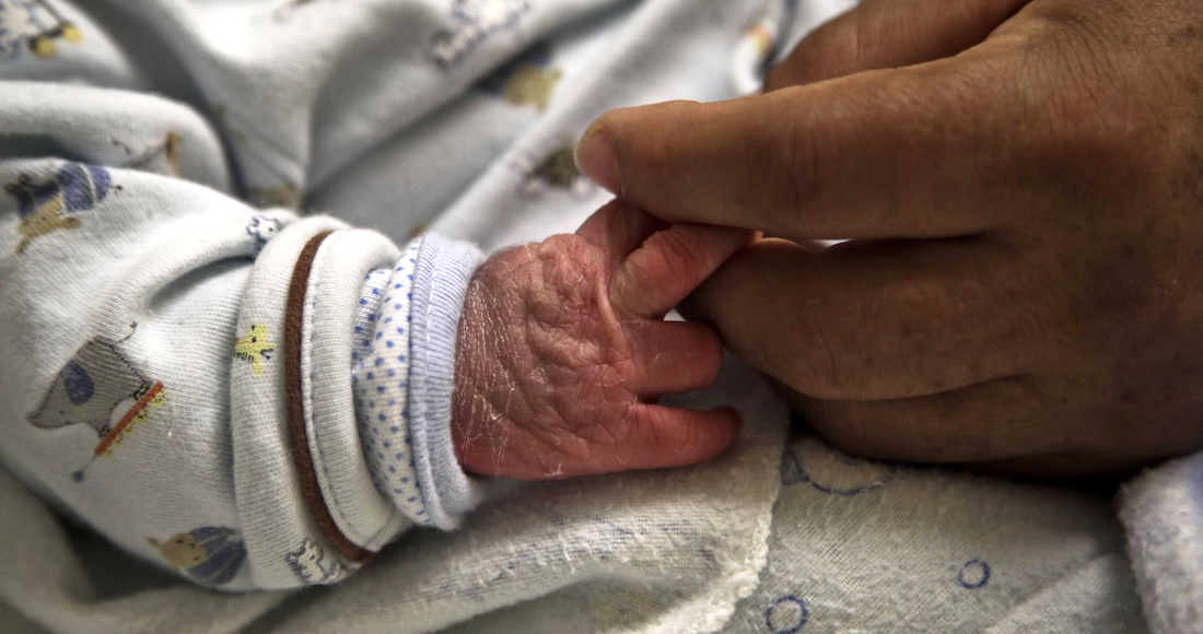 En el caso de la mamá, ha desarrollado anticuerpos y ya puede visitarlos en el hospital, aunque los bebés permanecen en incubadora. Imagen Ilustrativa. Foto: Rashide Frías, Cuartoscuro. 