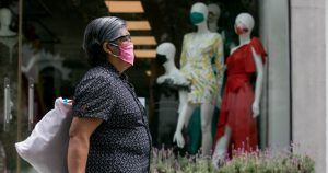 La Alcaldesa de Hermosillo mencionó que la misma sanción va dirigida para los ciudadanos que organicen fiestas, mismas que no están permitidas ya que se trata de tiempo para permanecer en casa. Foto: Galo Cañas, Cuartoscuro.