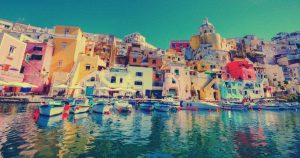 En estos días de pausa, releo los libros que compré en Italia. La invención ocasional me hace llorar por una amiga desconocida que sólo existe en sus libros. Foto: Portada