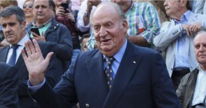 El rey emérito contactó con varios amigos, a los que comentó que su salida de España era un "paréntesis", dejando abierta la posibilidad de que sea una marcha temporal. Foto: ElDiario.es.