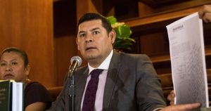 Senador de Morena presenta iniciativa para elegir a jueces y magistrados por voto