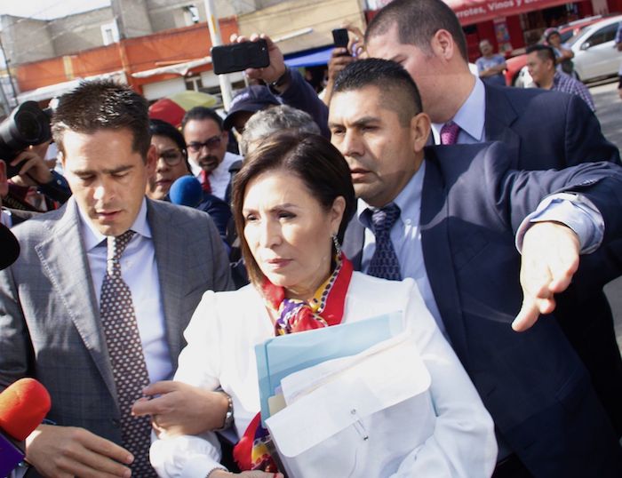 El pasado 12 de agosto de 2019, Rosario Robles, extitular de Sedesol y Sedatu, a su llegada a los juzgados del Reclusorio Sur, para presentarse a la audiencia por las acusaciones por el supuesto desvío de recursos durante su administración. 