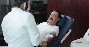 El Gobernador Omar Fayad donó plasma convaleciente la semana pasada luego de dar positivo a COVID-19. Foto: Twitter (@omarfayad).