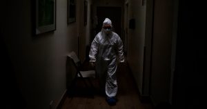 El deceso significa la tercera muerte de una enfermera en San Luis Potosí a causa de la COVID-19. Foto: Imagen de referencia, Omar Martínez, Cuartoscuro