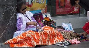 En México el trabajo infantil fuera del hogar se encuentra asociado a las formas que adoptó el desarrollo y sus consecuencias en los desequilibrios regionales, desigualdad en la distribución del ingreso, crecimiento urbano muy acelerado, dispersión y el aislamiento de la población rural. Foto: Cuartoscuro