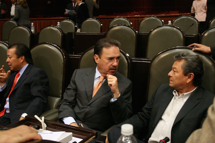 Cesar Camacho Quiroz, Emilio Gamboa Patrón y Gerardo Sosa Castelán, quienes fungían como legisladores priistas en 2009. 