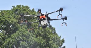 Aunque esos ataques por aire puedan haber acrecentado la preocupación de las autoridades mexicanas, lo que ha sido común es que las redes del crimen organizado en Latinoamérica usen drones para vigilancia. Foto: Dassaev Téllez, Cuartoscuro. 