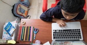 Tener una mala conexión a Internet en estos momentos podría ser crucial ya que muchas actividades migraron a casa, desde la educación hasta lo laboral. Foto: Moisés Pablo, Cuartoscuro. 