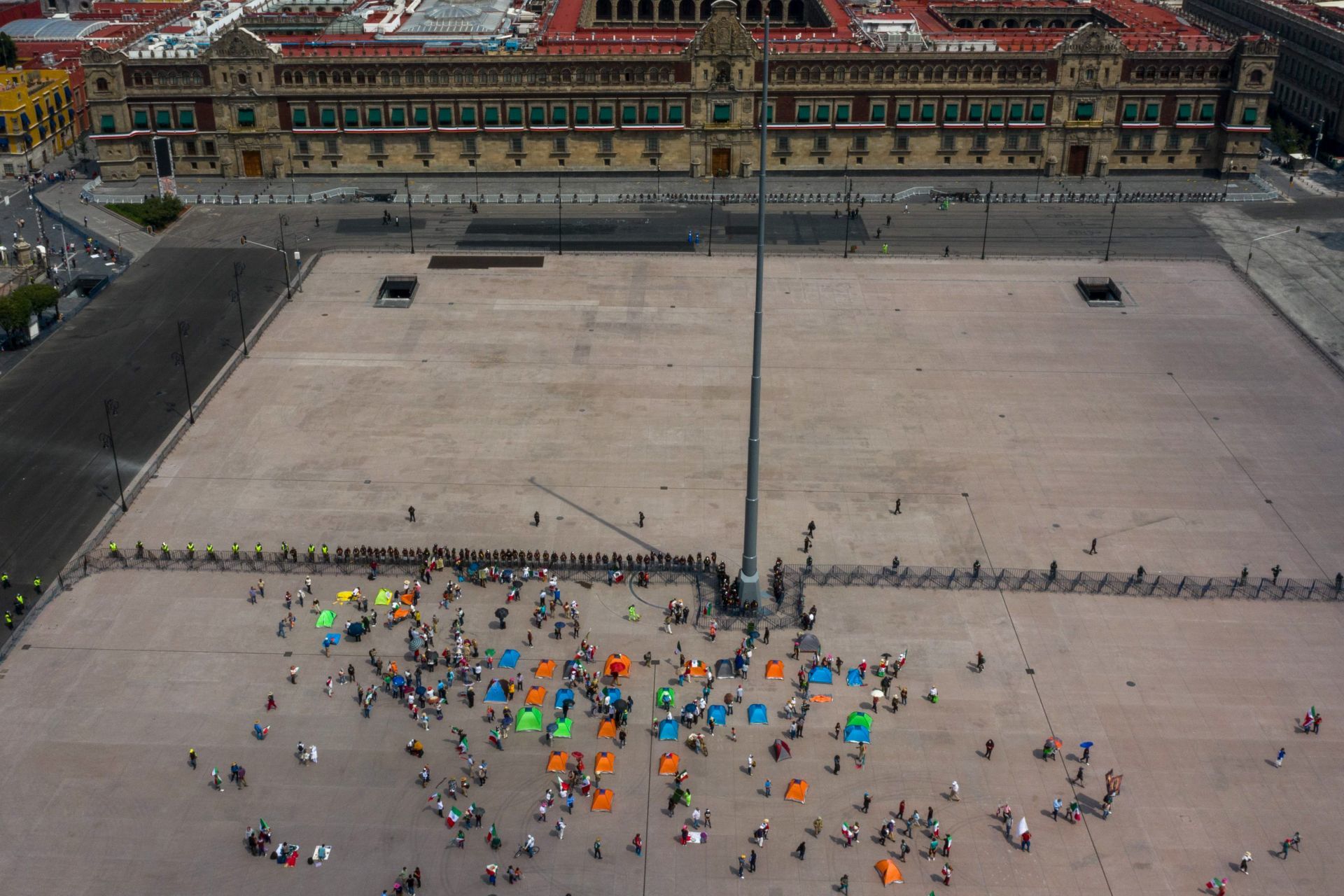 planton-frena-zocalo