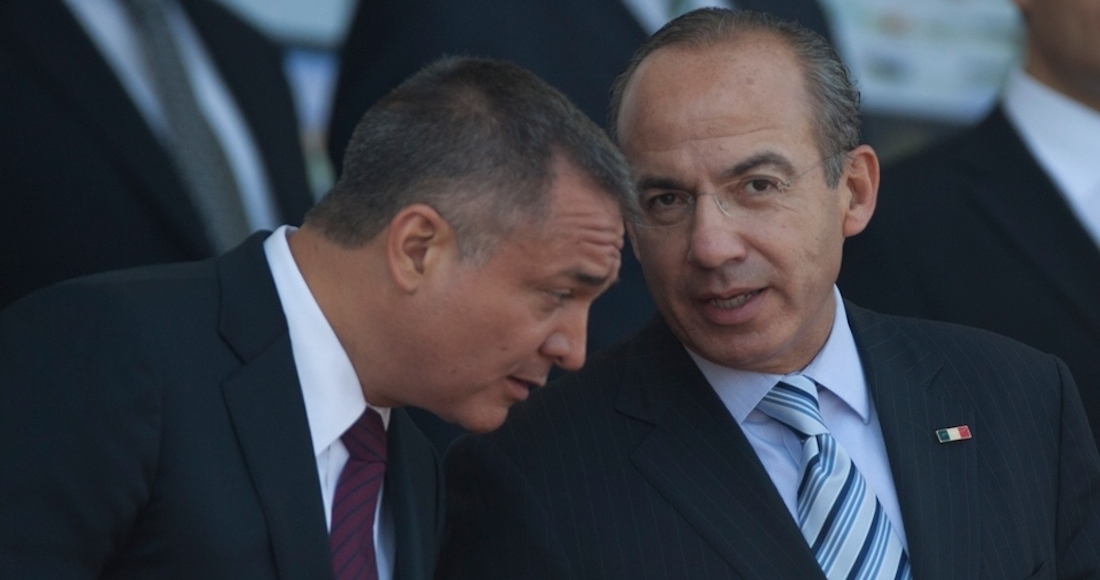 Genaro García Luna fue Secretario de Seguridad Pública Federal durante el sexenio de Felipe Calderón Hinojosa. Actualmente enfrente un juicio en Estados Unidos por sus presuntos nexos con el narcotráfico.