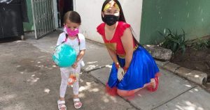 "Si tú les inculcas desde pequeños valores y principios eso los va a marcar para toda la vida de manera positiva", aseguró la maestra de preescolar de Culiacán. Foto: Noroeste