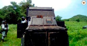 A través de su cuenta de Twitter, la Guardia Nacional compartió imágenes del vehículo asegurado. Foto: Twitter @GN_MEXICO_