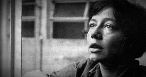 Pizarnik es una de las autoras argentinas más emblemáticas y una figura de culto para las letras hispanas. Falleció a los 36 años, después de ingerir 50 pastillas de Seconal. Foto: Especial