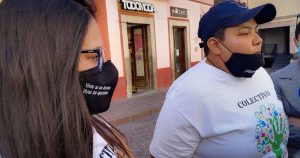 La investigación que inició la Fiscalía a cargo de Carlos Zamarripa llevó a dos de las tres mujeres que buscan a sus familiares de personas desaparecidas a perder su empleo, mientras viven con la constante preocupación de ser detenidas. Foto: PopLab