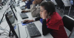 Se trata de una dolencia en la muñeca que se asocia con actividades repetitivas de la mano, incluyendo el excesivo trabajo con el teclado y otros periféricos. Foto: Diego Simón, Cuartoscuro. 