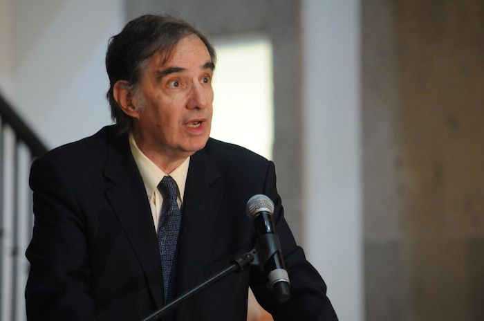 José Woldenberg en la antigua sede del Senado de la República.