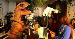 Esfuerzos de este tipo, agrega el comerciante, lograrán sacar al cliente momentáneamente del contexto que se vive por la situación sanitaria. Foto: Pulso. 