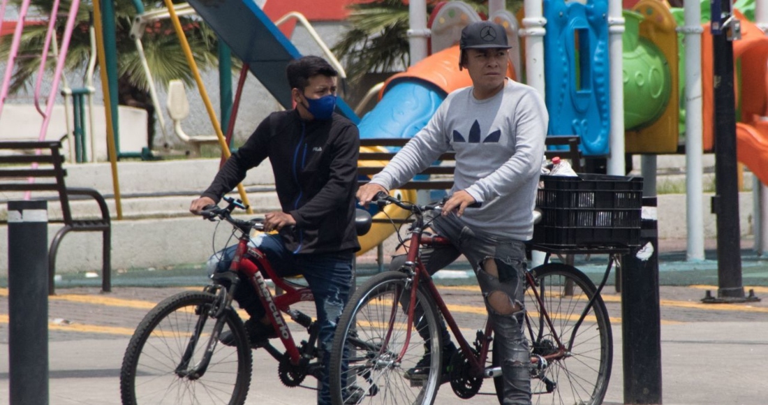 jovenes-repartidores-bicicleta