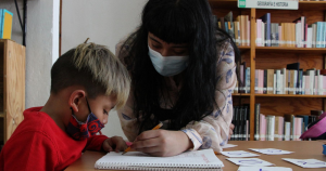 El inicio será en cinco escuelas de la comunidad menonita, en nueve de comunidades de pueblos originarios (tarahumaras), ocho planteles estatales y diez federales. Imagen ilustrativa. Foto: Rogelio Morales, Cuartoscuro