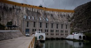 La Guardia Nacional (GN) informó la mañana de este martes que se detuvo a seis elementos involucrados en la muerte de una mujer que recibió un disparo durante una protesta por el uso del agua de la presa La Boquilla, en Chihuahua.