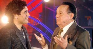 Aquel momento fue memorable para Roberto, porque Diego Armando Maradona lo llamó “ídolo”. Foto: Especial