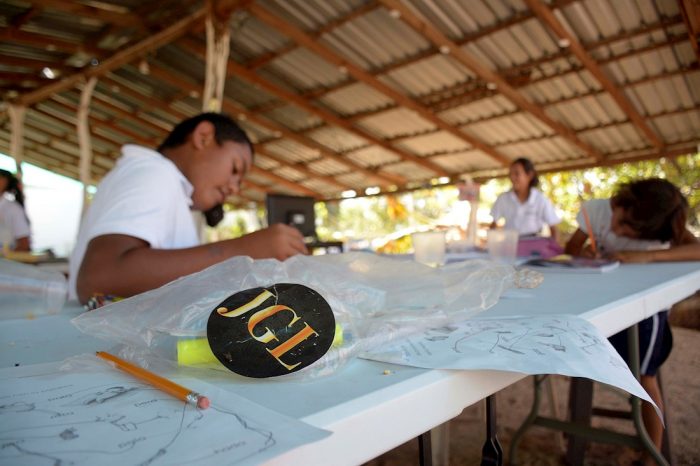 escuela-equipada-hijos-chapo