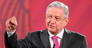La conferencia 491 de AMLO, la más larga durante su presidencia, tuvo una duración similar a la que tienen cinco distintas películas. Foto: Economía Hoy