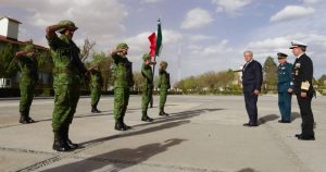 AMLO en una ceremonia con el Ejercito Mexicano el 19 de febrero de 209. Foto: Presidencia. 