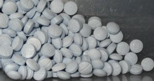 Esta fotografía proporcionada por la fiscalía de Utah muestra unas píldoras de fentanilo.