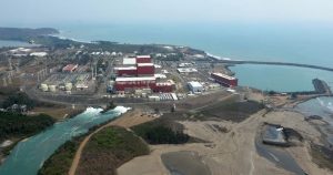 La central de Laguna Verde genera un dos por ciento de electricidad del país. Foto: Twitter @CFEmx