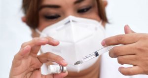 La vacunación contra la COVID-19 inició el 24 de diciembre. Foto: Cuartoscuro. 