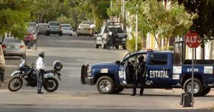 El dueño del local quedó herido en el sitio, mientras que el asaltante huyó en una motocicleta, junto con otro cómplice. Foto: Cuartoscuro. 